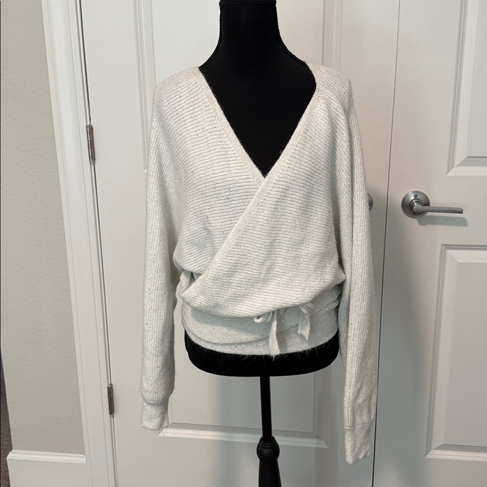 Willow Women's V-Neck Sweater - Cream